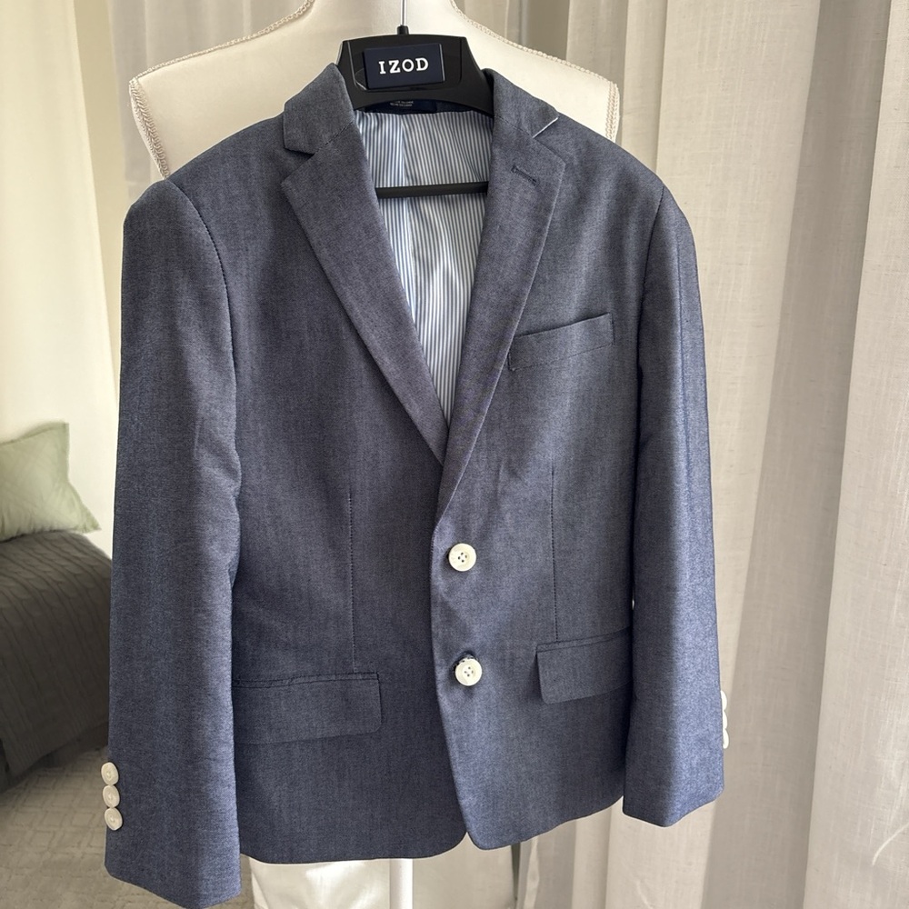 Izod Boy’s grey/blue Blazer with White Buttons. Like new